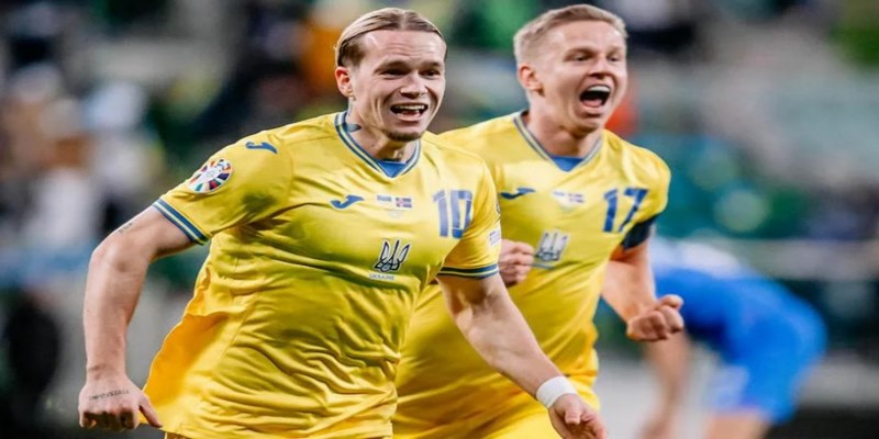 Oleksandr Zinchenko ngôi sao sáng của ĐT Ukraine 